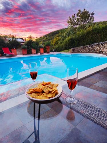 Aperitivo in piscina